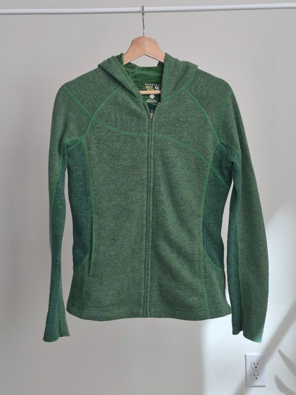 Mountain Hardwear women’s full-zip hooded sweater jacket in size Medium.